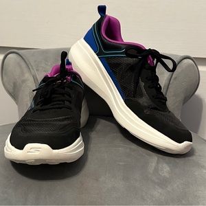 Skechers Womens 7.5 128179 black GORun Fast